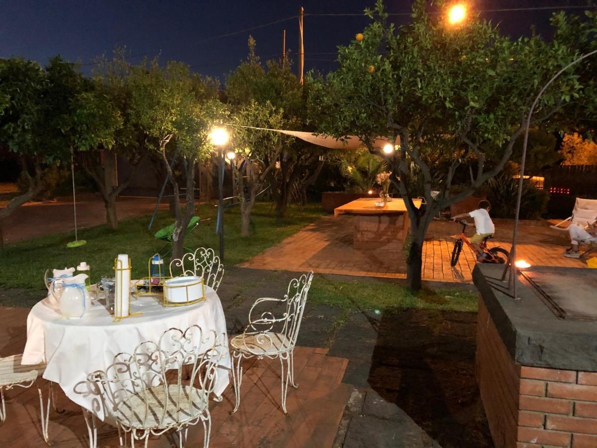 Villa Carolea อาชิเรอาเล ภายนอก รูปภาพ